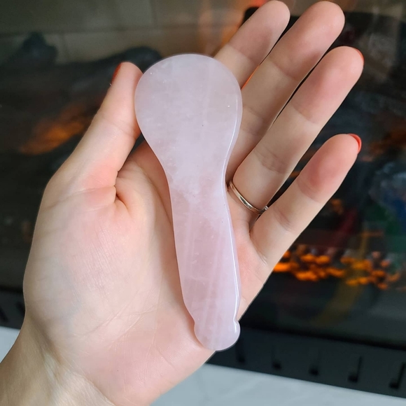 Natural Rose Quartz Gua Sha/ Face and Body - Picture 1 of 4